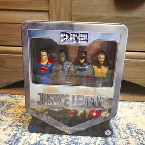Justice League Collectible Pez dispenser set in aluminum tin
